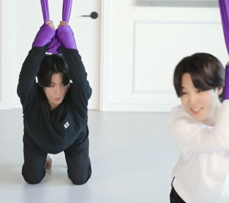 libravirgoduo's tweet photo. same jungkook same https://t.co/IdE58QKOaX