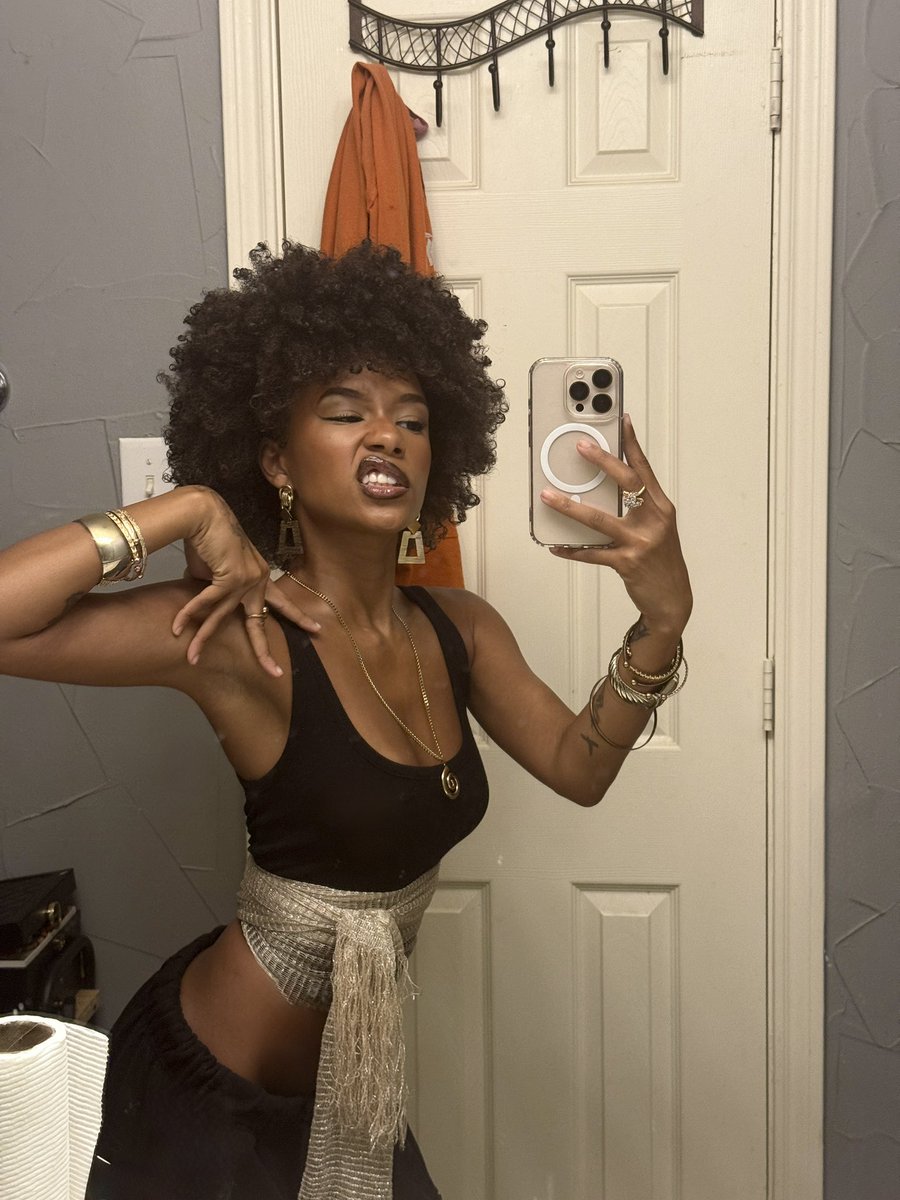 teeniejuicy's tweet photo. https://t.co/9oykm7wRmh