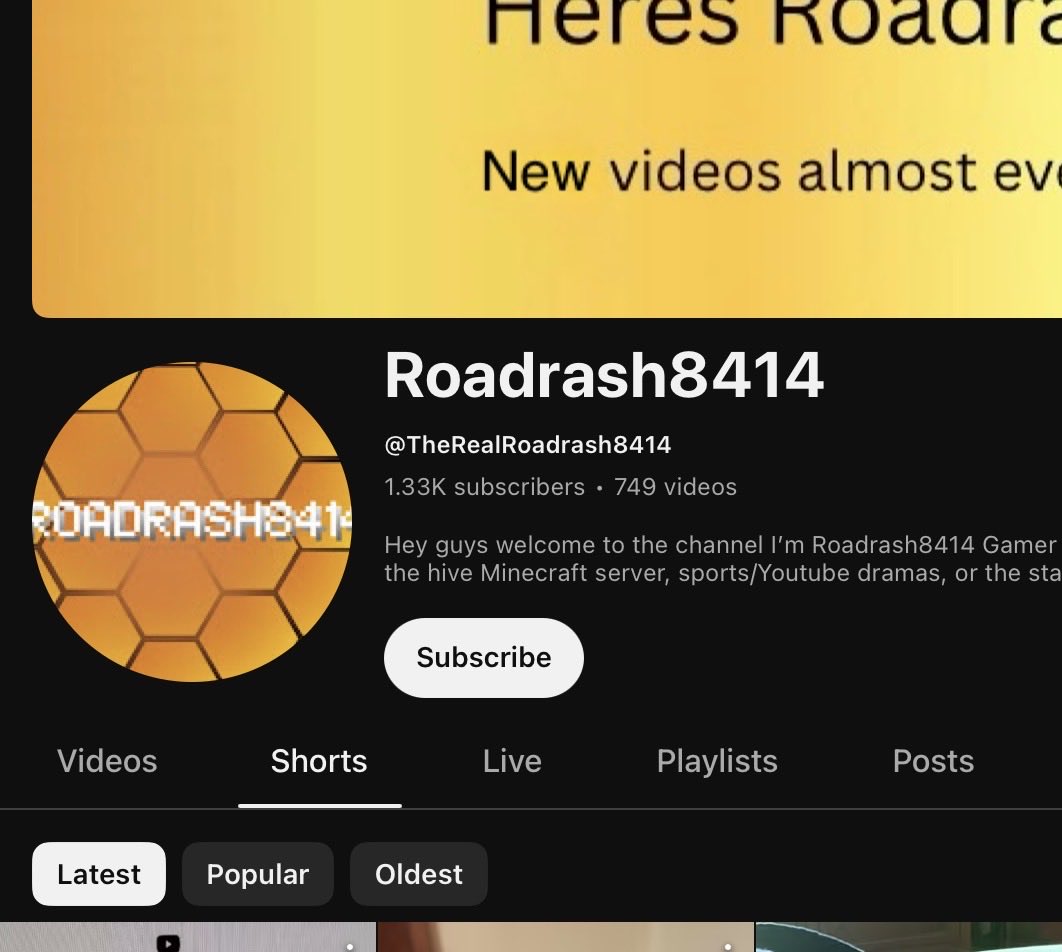 LimeInABoxYT's tweet photo. @TeamYouTube what happened? A couple of hours ago today my friends got subboted, these were before and after, they r fixed no but still, what was going on? I’m concerned https://t.co/jacmfzXi8O