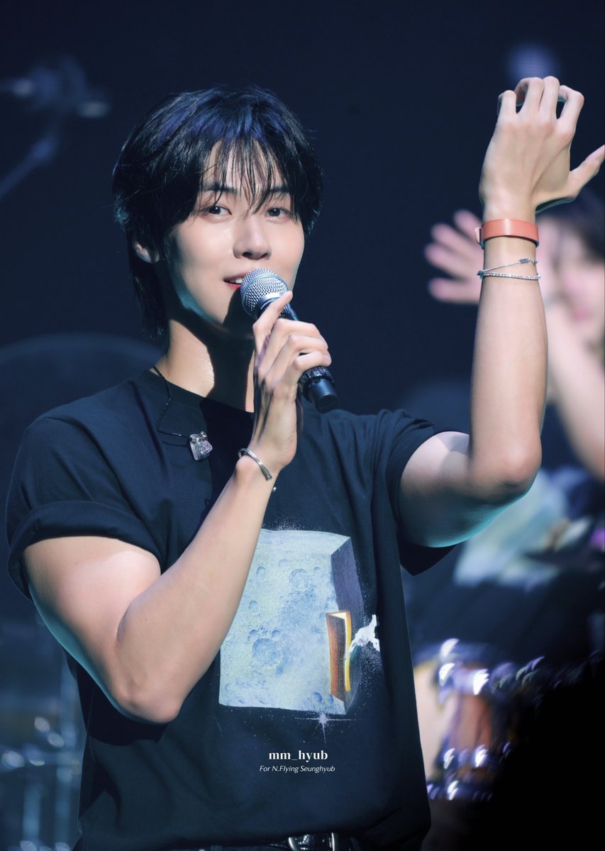 mm_hyub's tweet photo. 260731 N.Flying &amp;Con5: into REM in Seoul Day1

앤콘5 진짜 좋아🖤

#이승협 #李承協 #LeeSeungHyub 
#NFlying #엔플라잉 https://t.co/08DRfzsROi