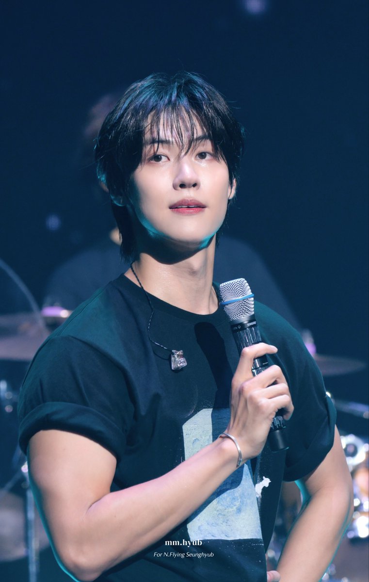 mm_hyub's tweet photo. 260731 N.Flying &amp;Con5: into REM in Seoul Day1

앤콘5 진짜 좋아🖤

#이승협 #李承協 #LeeSeungHyub 
#NFlying #엔플라잉 https://t.co/08DRfzsROi