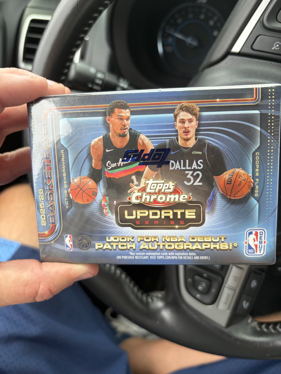 horse716's tweet photo. Car rip at Walmart… bought 3 blasters but had to open one now… it was a dud.. will post the other 2 later…@CardPurchaser https://t.co/DbANWbA7d8