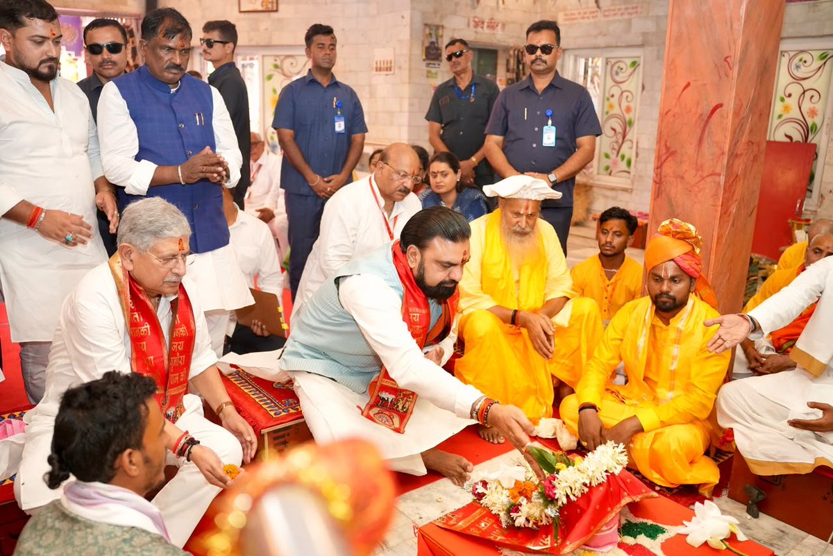 officecmbihar's tweet photo. माननीय मुख्यमंत्री श्री सम्राट चौधरी जी ने आज माता जानकी की जन्मस्थली सीतामढ़ी स्थित पुनौराधाम मंदिर में मां जानकी की पूजा-अर्चना कर राज्य की सुख-शांति, समृद्धि एवं जनकल्याण की कामना की। https://t.co/z3x6xBWK8J