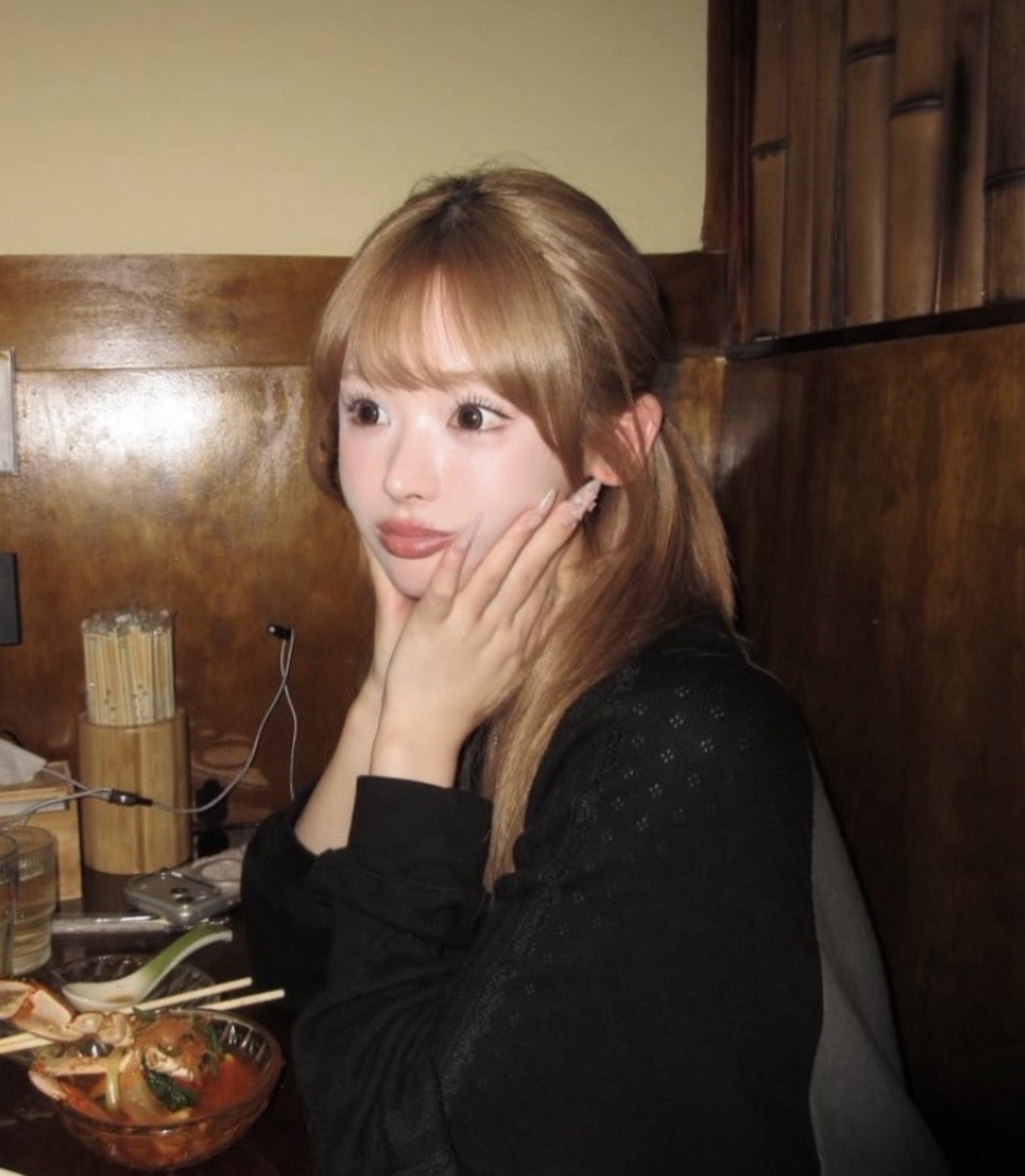 feelslikeENhome's tweet photo. I'll try today to be positive. I'll still be talking about the unfairness, I'm not going to forget. Today's her birthday. And on her behalf, I want to make this day a little kinder and warmer. We never knew her, but today is her special day. And she deserved so much https://t.co/JoBhEdqMvb