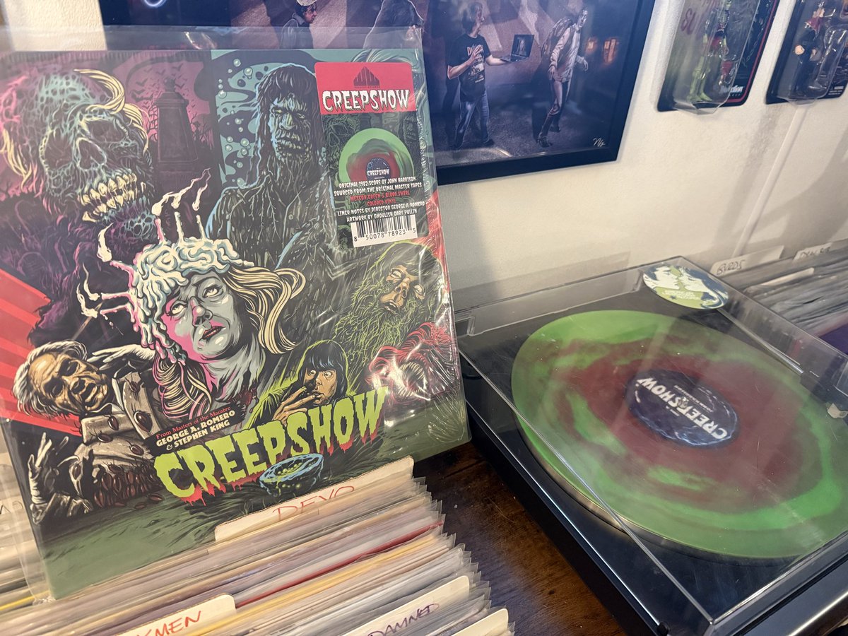 kand1974's tweet photo. #MutantFam #MutantMusic
#Creepshow soundtrack while I work on reviewing first draft of the #novella https://t.co/6rPyfRHyHh