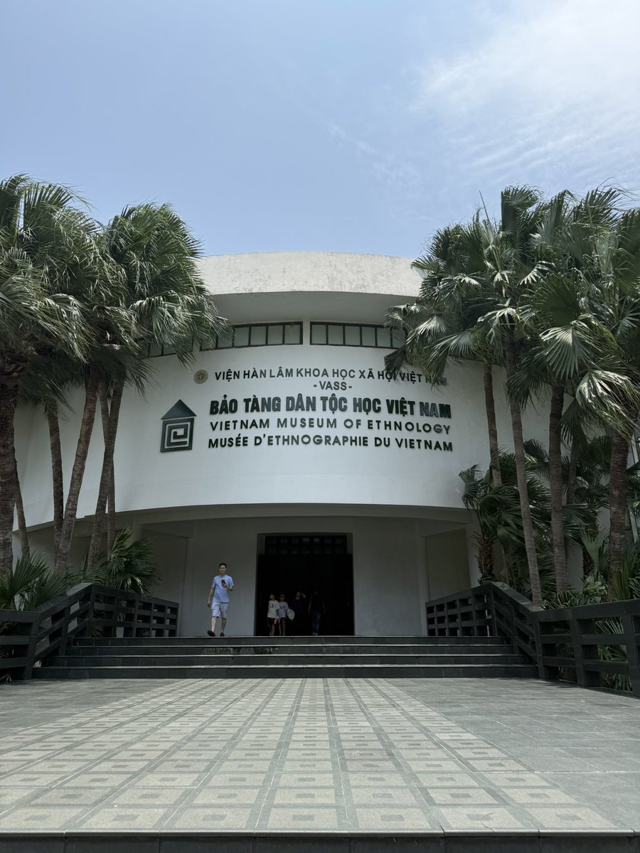 renm_0130's tweet photo. ベトナム民族学博物館に来ました。
公認された54の民族の文化や生活様式を保存・展示する総合博物館です。民族資料や伝統家屋の屋外展示もあって、ベトナムの多様な歴史や暮らしが学べる場所。他に世界各国の資料もあり、民族学好きにはたまりません。 https://t.co/7tp6rXjRmc