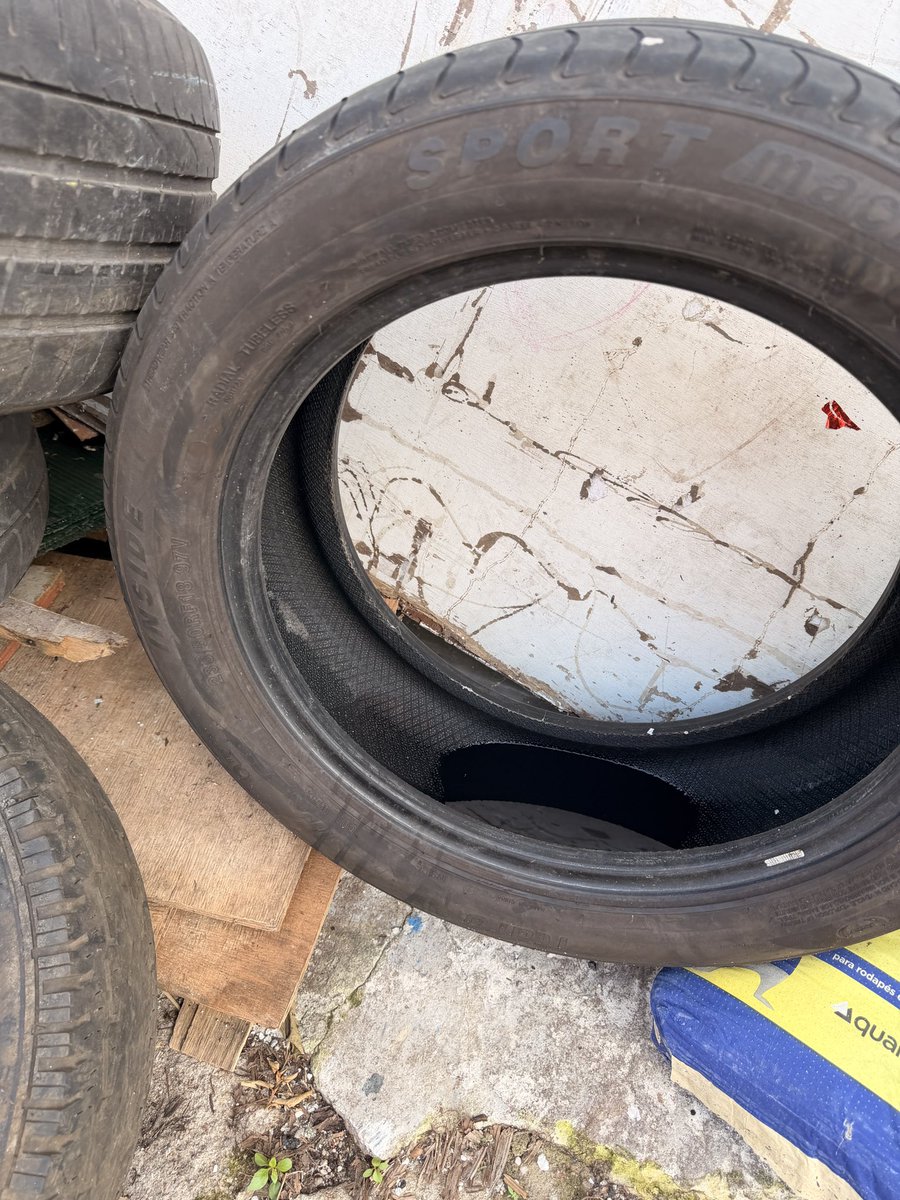 IvanRodgs's tweet photo. ABSURDO, Escola Mendara na Marambaia despejou entulhos na rua F, aos fundos da sua escola, já está dias com pneus com água parada e demais entulhos!
@oliberal @prefeiturabelem @doldiarioonline @BelemNoticiass @belemtransito https://t.co/tG5CQqV9NY