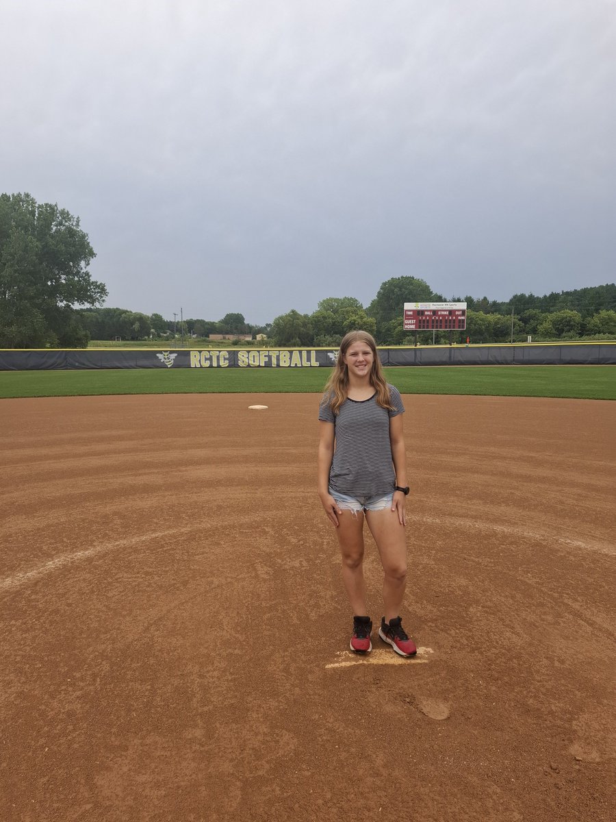 AlyssaPren3's tweet photo. Thanks Coach Schmitz for the opportunity to visit and learn more about Rochester Community Technical College! Go Yellowjackets! https://t.co/ovjrubFloP