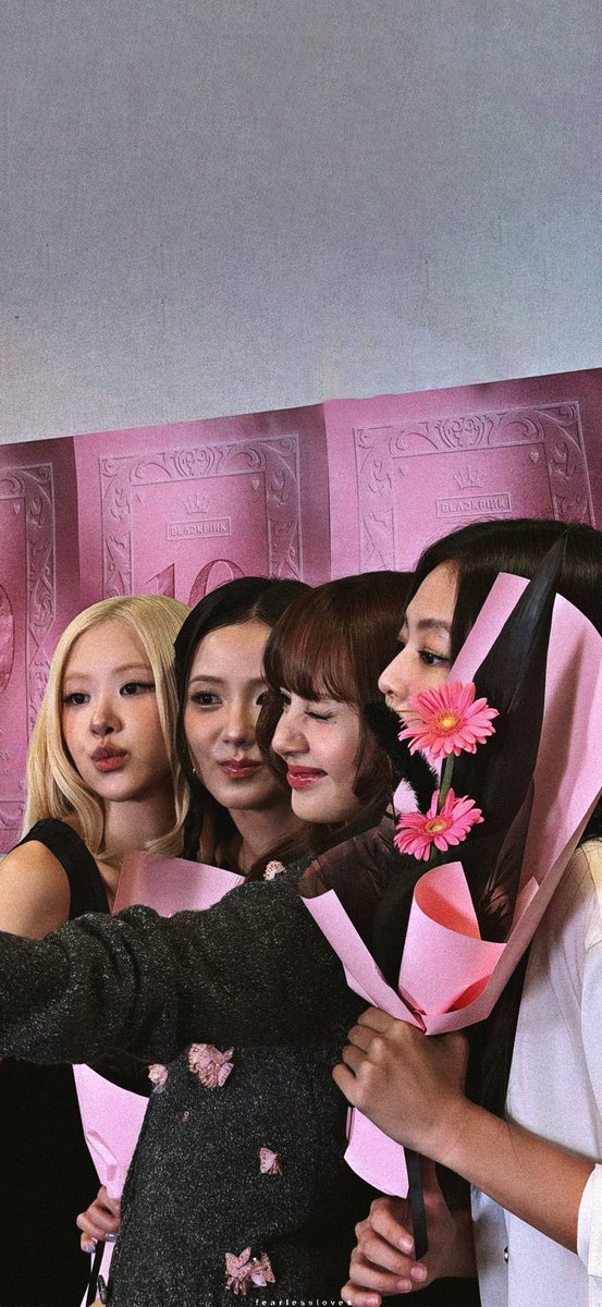 fearless_loves's tweet photo. BLACKPINK wallpapers/lockscreens 💕

#BLACKPINK #10YearsWithBP #BLACKPINK10thAnniversary #LISA #JENNIE #JISOO #ROSÉ https://t.co/YwUPl2nEtl