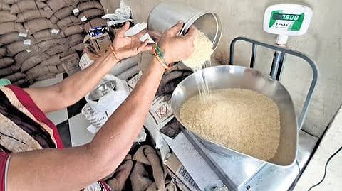 SPLalithaPrasad's tweet photo. Letter to Sri Revanth Reddy
Part-185
Bribe Batch in 💦?
Subject: No Vigeleance in Ration Shops accross in Telangana State.Looting Poor Community Public Government Benefits like Rice,Sugar,Detergents ..... Turning into Black Market? Yes 
Looting With Defect Machines in K.G s? Yes https://t.co/Vg6tXZCg0m