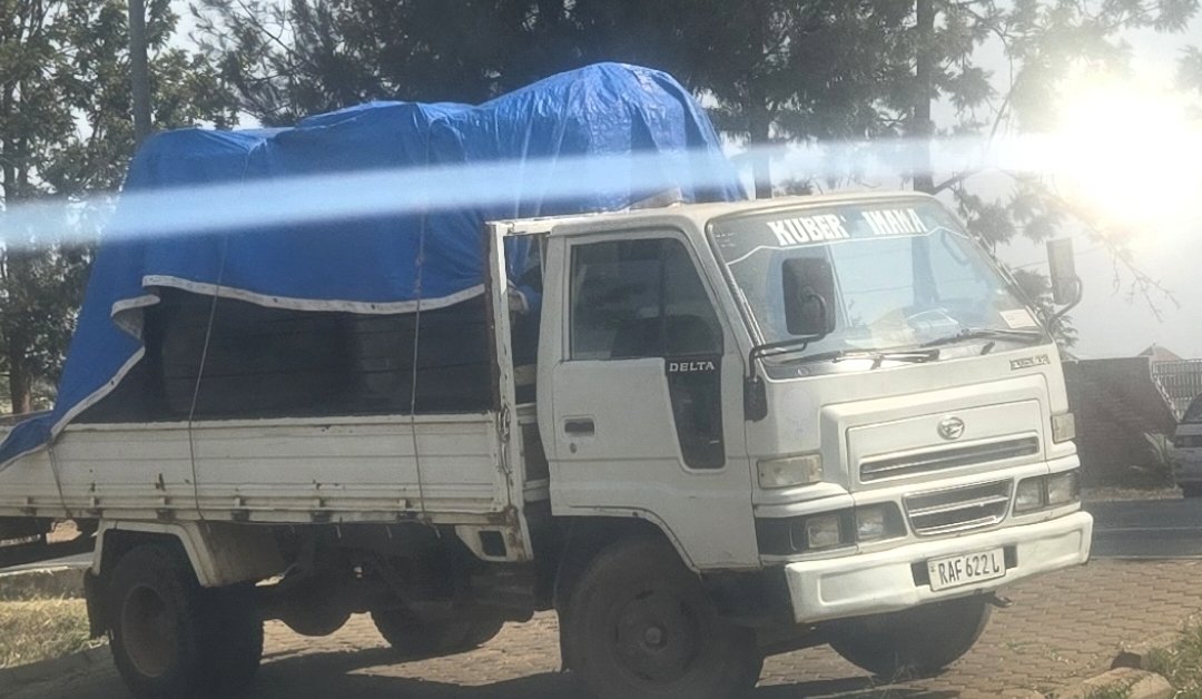 KRwandayacu's tweet photo. @nsanzimanasabin 
@PrimatureRwanda 
@RwandaHealth 
Nyakubahwa Health Min 
Rwose turabashimira kukugerageza ko abaturarwanda bagira ubuzima bwiza 
Mwite nokwisuku yamazi JIBU iha abantu atera ibicurane kubera uburyo atwarwa cg atunganwa 
Rwose numwandaaaa gusa https://t.co/cEcEX9wHiC