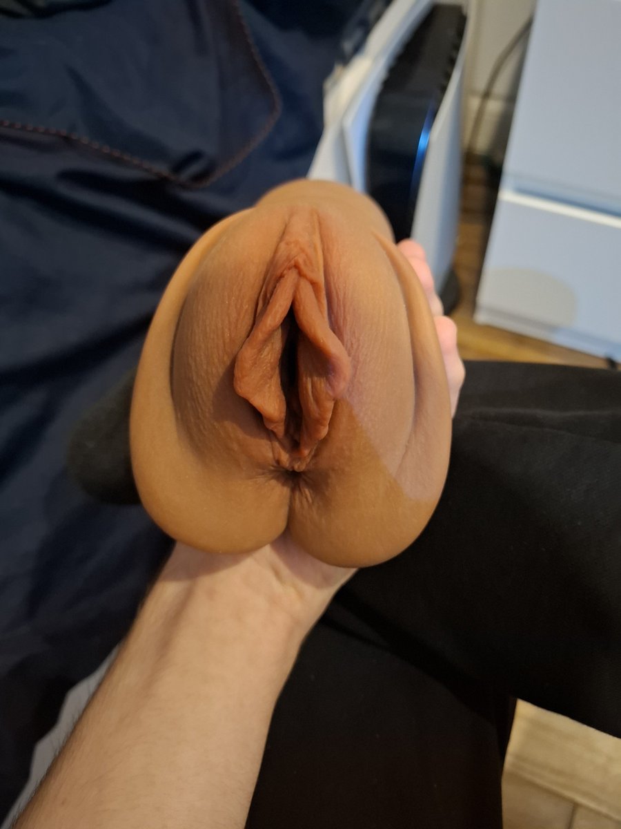 Rizzles99's tweet photo. SHE'S FINALLY HEEERREEEE!!~
You guys don't know how excited I am for ts, once my roommate leaves I'm going for HOURS!!~ >w<
#onahole #sextoy #sex #porn #menwhimpering #horny #nsfw #nsfwtwt #vag https://t.co/BcS37yVPHX