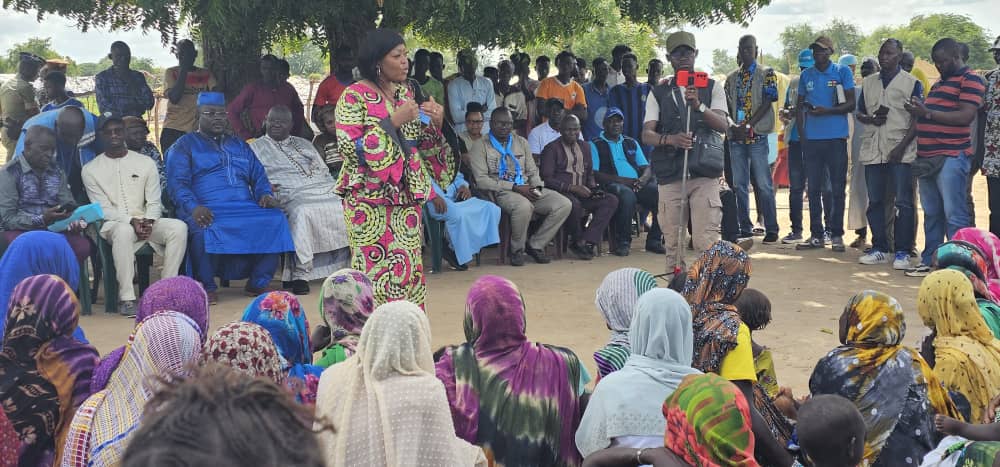 OCHA_CAR's tweet photo. 📍Vakaga
Mobilisation en faveur des populations affectées : la ministre @LinaSoui s’est rendue à #AmDafock et #Birao avec une délégation gouvernementale pour évaluer les besoins et soutenir la réponse humanitaire en cours. https://t.co/ycICSNfg6L