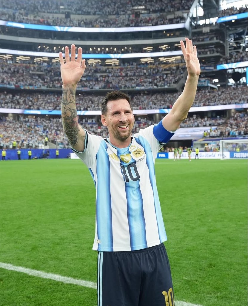 OOC_LACOBRAAA's tweet photo. Todo el Mundial haciendo una campaña de odio contra una buena persona que jamás se metió con nadie, mientras él atravesaba una situación delicada con su padre.

Sepan que todo en la vida vuelve, basuras. https://t.co/oOkFwN1BiZ