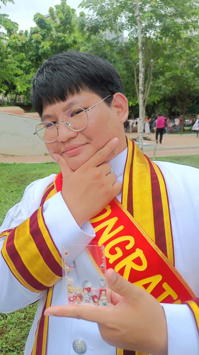 TimeMaJin1's tweet photo. มีPLGอยู่ทุกช่วงเวลาจนประสบความสำเร็จ ตลอดระยะเวลา6ปีที่อยู่ด้วยกัน สาวๆคอยช่วยเหลือคอยให้กำลังใจเสมอมา จนวันนี้ผมทำสำเร็จแล้วนะ อยากให้พวกเธอได้เห็น เดี๋ยวลงรูปเพิ่มทีหลัง #ZONATA #Lucenes #LapiUU #Apostia #L8nighters #SigmaFangs #AnyaAbyzz #RexaChadx #CeraKins #TamaGotchii https://t.co/5XfQBqlIng
