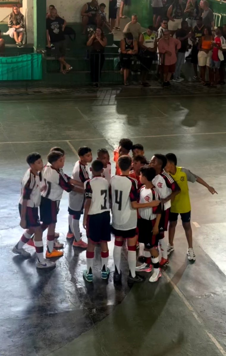FlaEmTudo's tweet photo. ⚽ Flamengo estreou hoje em três categorias dos Campeonatos Estaduais de Futsal do segundo semestre. Foram uma vitória, um empate e uma derrota fora de casa, em Cascadura.

Sub-13:
Flamengo 10 x 1 Cascadura Tênis Clube 

 Sub-11:
Flamengo 1 x 2 Cascadura Tênis Clube 

Sub-09:
Flamengo 6 x 6 Cascadura Tênis Clube.

📷 Reprodução/Instagram