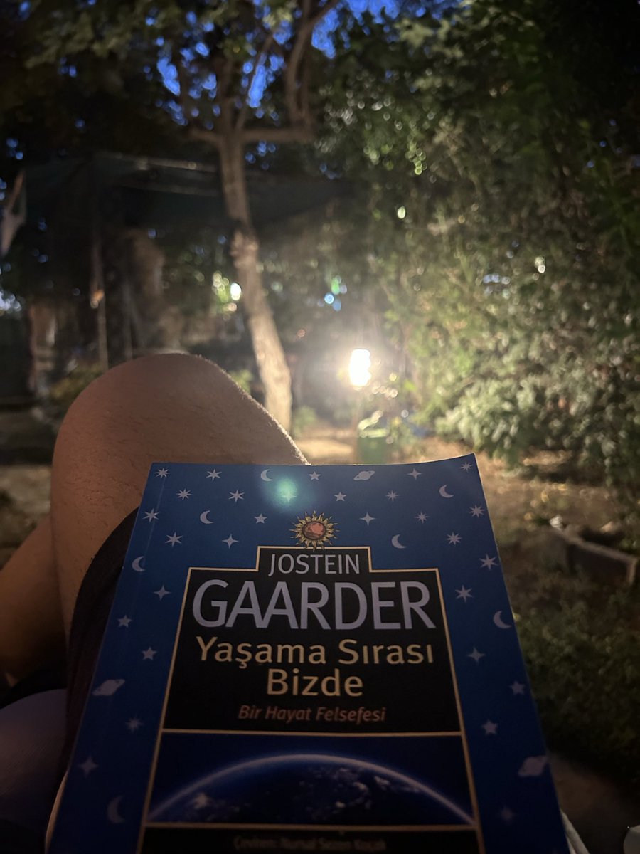 Em7ileri's tweet photo. Voleybol sonrası duş+bahçede sigara kitap kombosu hayat hayatlıyor https://t.co/3kZ4IZjVpG