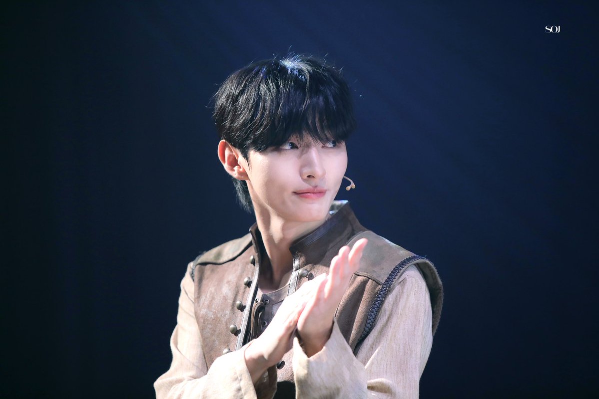 season_of_js's tweet photo. 야코포룽🫶🏻

#윤지성 #YoonJisung https://t.co/MvMWhmcno5