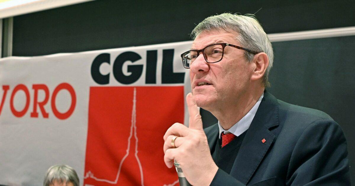 fattoquotidiano's tweet photo. Landini contro Meloni dopo Marcinelle: "Commenta bugie" https://t.co/lHo5riNYxN https://t.co/NJfH3B44xz