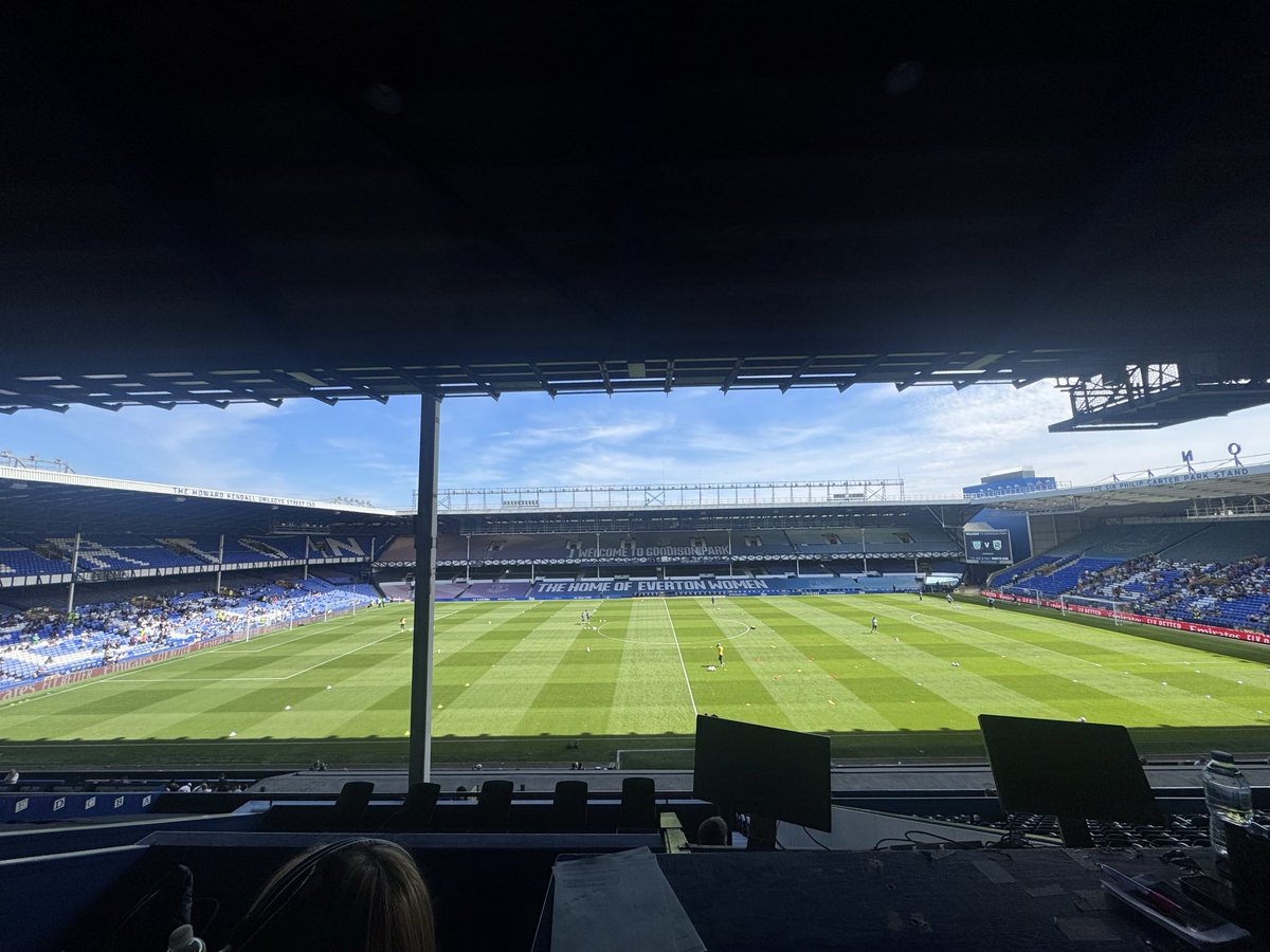 Keepingskills's tweet photo. At #GoodisonPark for @pnefc v @htafc for @BBCLancsSport
So good to be back @Everton Great memories of this wonderful stadium https://t.co/63WjCuGru9