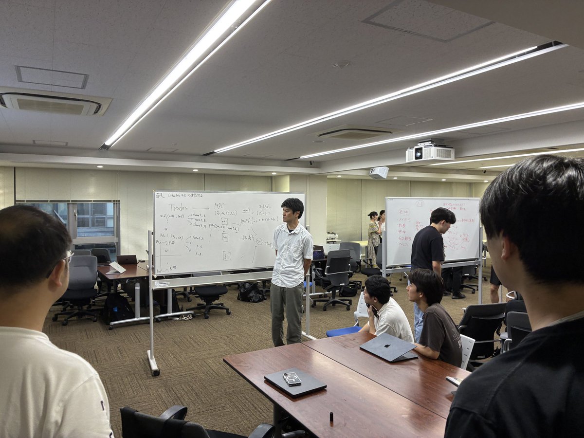 merklejapan's tweet photo. 東京大学ブロックチェーンイノベーション寄付講座　暗号×ブロックチェーンSGのweek2を実施しました。

week2ではMPCに関する講義を行い、その後のホワイトボードセッションでは、複数のトレーダーが注文内容を公開せずに指値注文を突き合わせる分散型取引所（DEX）の設計について議論・発表しました。 https://t.co/F8ePuz0oY8