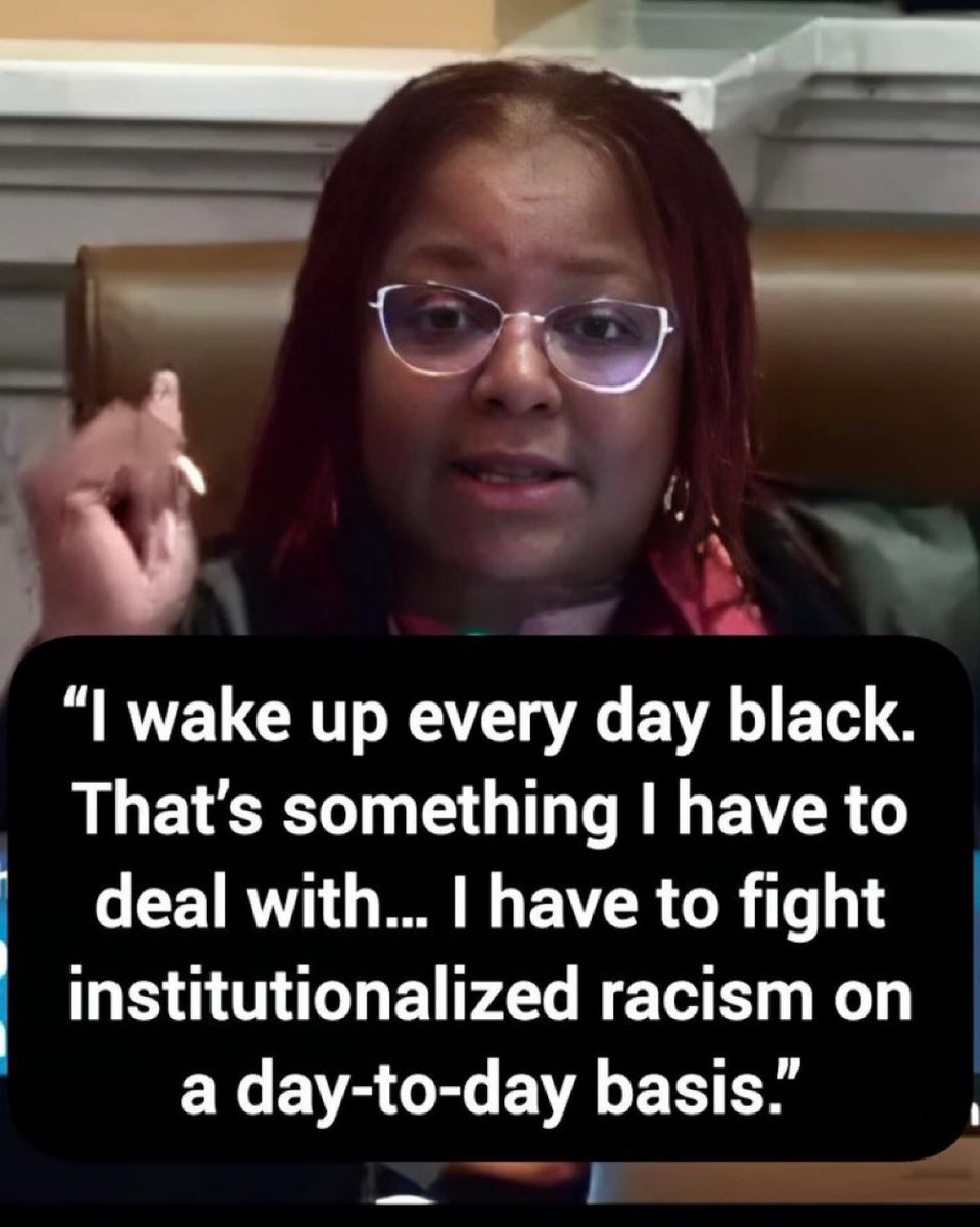 DavidJHarrisJr's tweet photo. Do you feel bad for her? https://t.co/ecxKNdlO9n