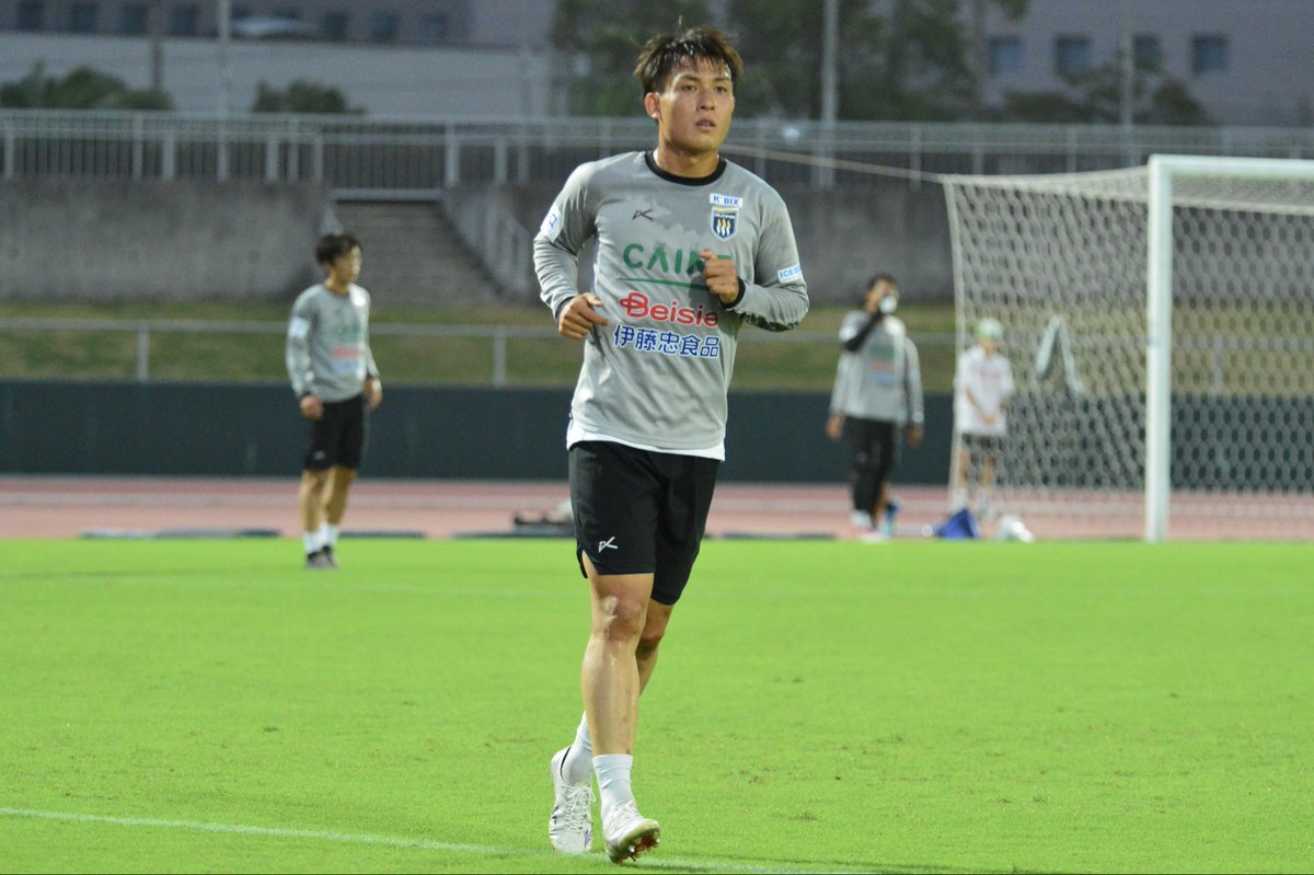 13915ss's tweet photo. 野嶽選手、個人的にはJ3に移籍するなら鹿児島に戻ってきてほしかったけど、他J3チームにいても開幕戦でまず見ることができて幸せだった
いつまでもどこのチームにいても応援しています！！
#野嶽惇也 選手　#ザスパ群馬 https://t.co/q9cDC5kmBr
