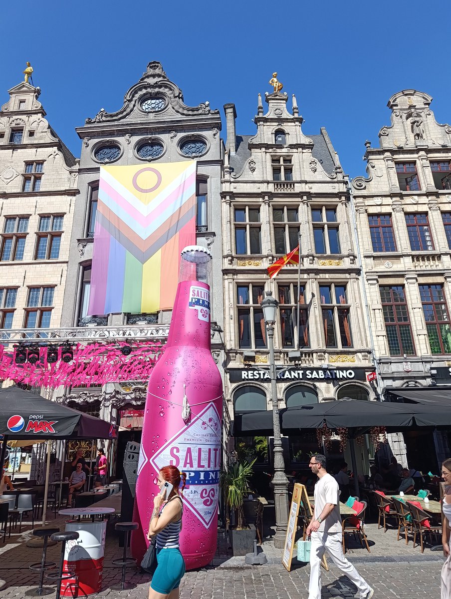 cake_pidgeon's tweet photo. Antwerpen pride 🏳️‍🌈 https://t.co/bAqY3hAKkW