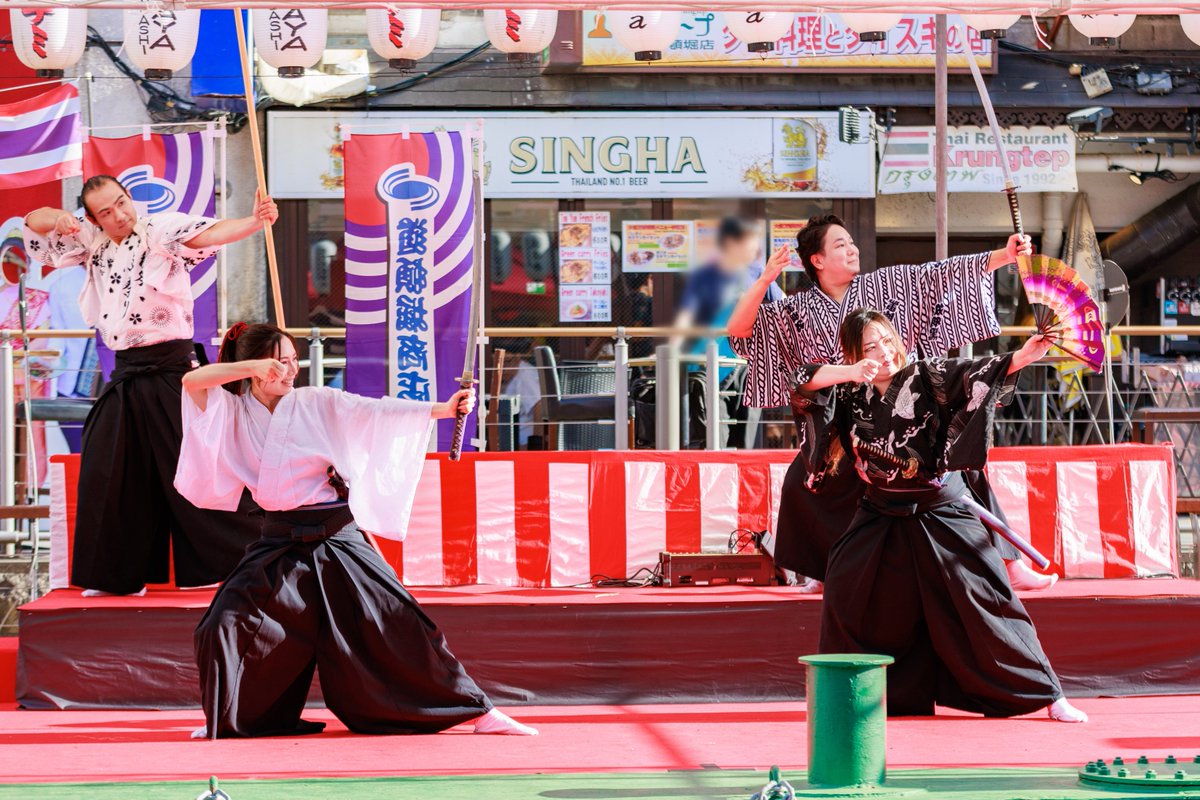 arcphoto07's tweet photo. #道頓堀盆踊り で初めて助太刀屋十八番見た!
エンタメ感のある殺陣パフォーマンスはなかなかおもしろかった✨
慣れない刀を使った殺陣の撮影に苦戦した(笑)
でもいい経験できて良かった!
次あればまた見に行くかも😚

 #助太刀屋十八番
 #道頓堀 https://t.co/wTCOoXjOym