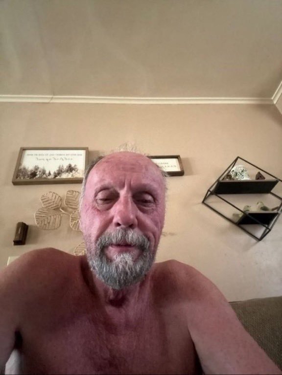 JorgeBorda3's tweet photo. Facetime anyone? https://t.co/X5fpvcWK6d