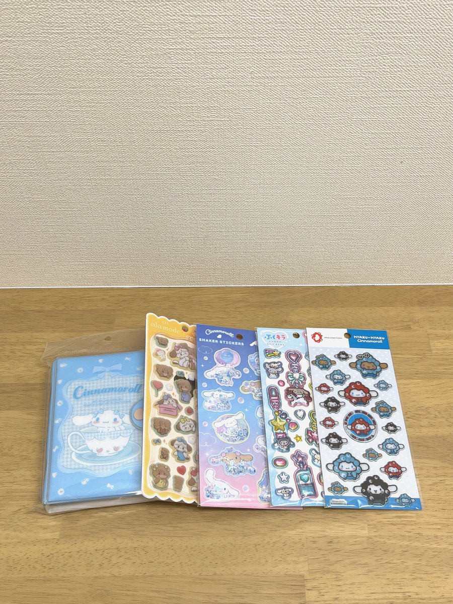 akachan0740's tweet photo. ついにシール帳を手に入れたのです…!🎀 https://t.co/fN6uusUtOb