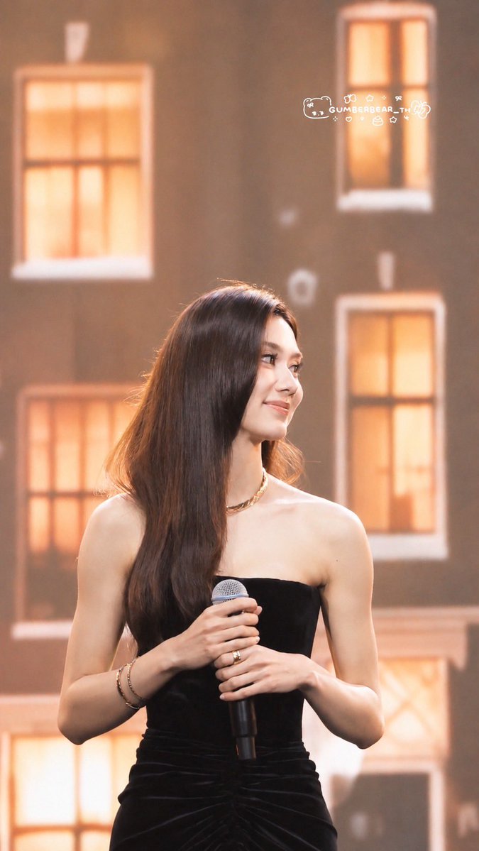 GUMBERBEARH_TH's tweet photo. พี่น่าคนสวยค้าบบ✨

LENA AT WEIBO GALA 2026
#WeiboGala2026xLenaLalina https://t.co/Qg1TmdwwT6