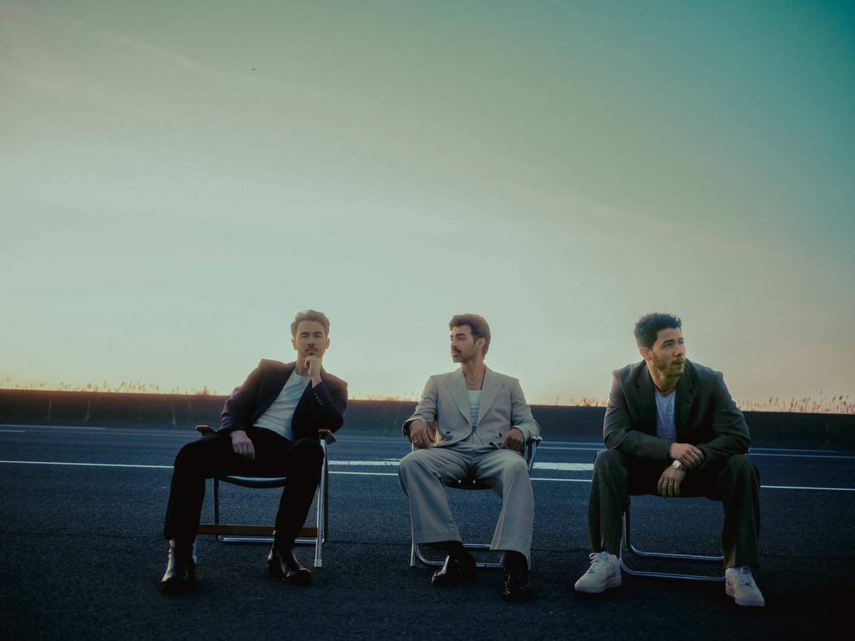 Jonas_DailyNews's tweet photo. 1 year ago today, Jonas Brothers released their latest album, “Greetings From Your Hometown.” What’s your favorite track? https://t.co/aTTqzBW88R