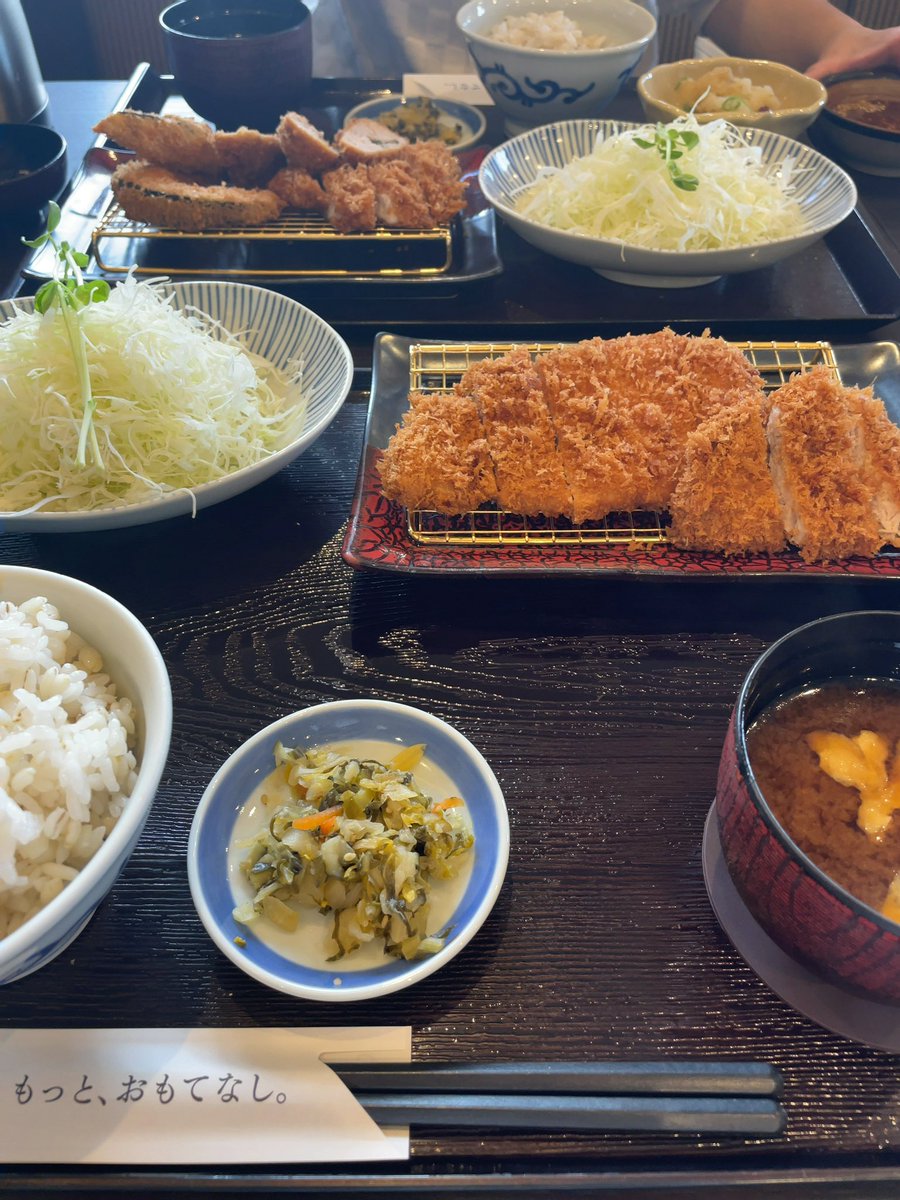 Makira_2's tweet photo. 今更ながら、今年2月のラブホデート
東長崎のホテル ニューキャニオンを3回目かな？
203号室を利用、お風呂が広い、2時間でじっくり思いっきり楽しんで4000円
とんかつ濱かつでロースとヒレかつ御膳で腹ごしらえして、満足 https://t.co/euvp2edhBx