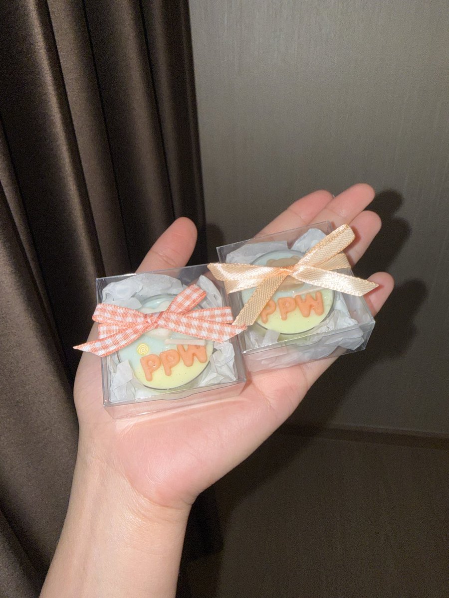 lalalalala_55's tweet photo. แจก giveaway ครั้งแรก ขอฝากทุกคนด้วยนะคะ ☺️🫶✨

⭐️ เทียนหอม จำนวน 40 ชิ้น 
⭐️ Sticker 30 ชิ้น

🗓️ วันที่ 21-23 สิงหาคม 2569
📍 Impact area

เทียนหอมน่ารัก ๆ จากร้าน @jjaetaee 🕯️🤍
#PondPhuwinConcert https://t.co/hkTtj0r79V