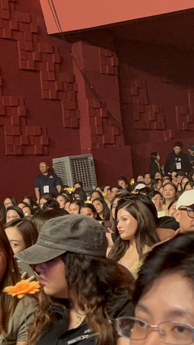atiradldump's tweet photo. DI GANYAN ANG TAMANG PAG UPO RALPH!! https://t.co/DrbTFGZHxk