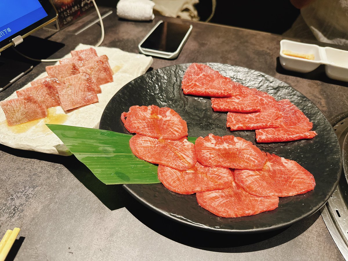 hangz25's tweet photo. 야끼니쿠 돈신경안쓰고 막먹기+생맥 4잔 조져부리기 https://t.co/zRDC8m1L4w