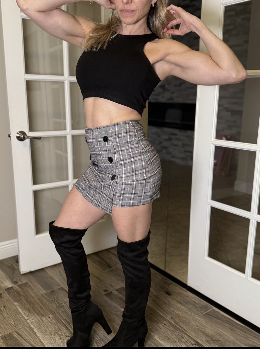 HotwifingNikki's tweet photo. Submitting my application for Hotwife Side Chick. All the benefits and only some of the nagging (like “Fuck me harder daddy.”)

Discounted link 🔗 in the comments if you wanna be my arm candy 🍬. https://t.co/OFImrZ6rrj