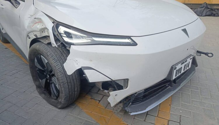 PakWheels's tweet photo. A Deepal S05 owner says a minor motorcycle accident led to an estimated Rs 18 lakh repair bill.

Around Rs 14 lakh is for parts alone, while labor and paint push the total higher. The dealership also quoted nearly 20 days for repairs due to imported parts. https://t.co/jBfLMJUHq5
