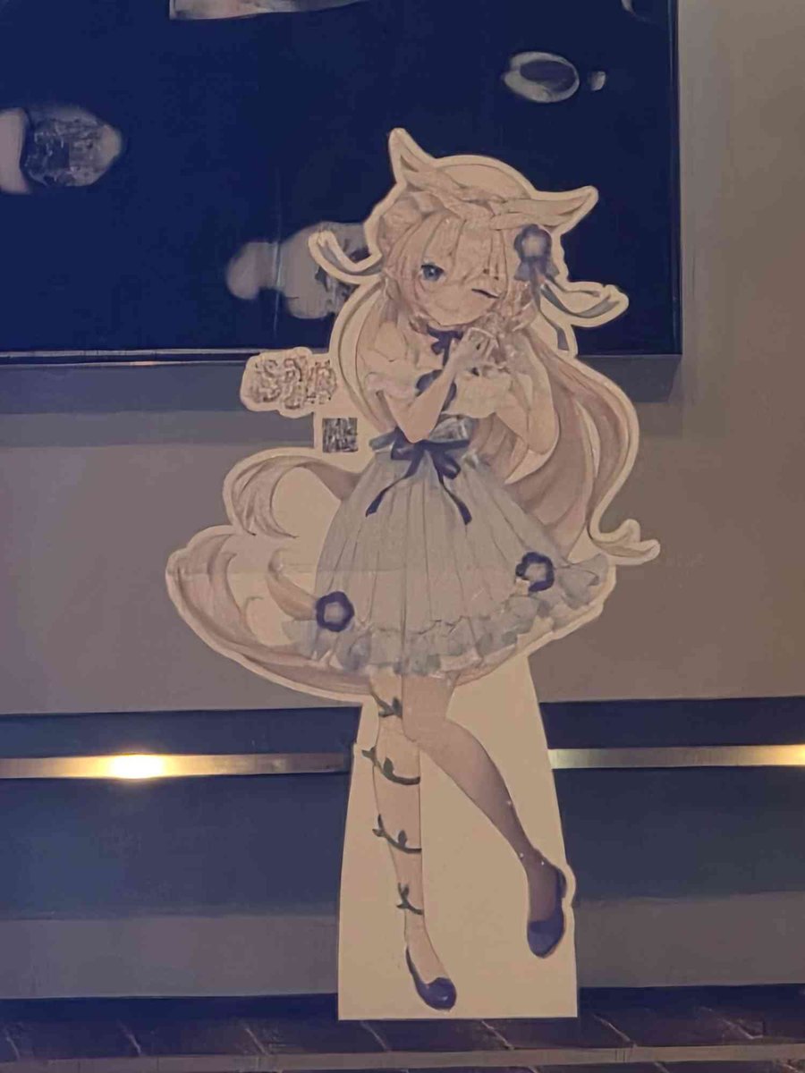 SilviVtuber's tweet photo. There have been reports of a strange 6 foot tall owl girl spotted around the halls of Animethon!! 🔍🤔

In order to assist with the investigation into these incidents, please take pictures if you see such a creature! Use #silvikatsu to file a new incident report! 

Thank you for your careful attention to this concerning matter! ദ്ദി◝ v ◜.ᐟ