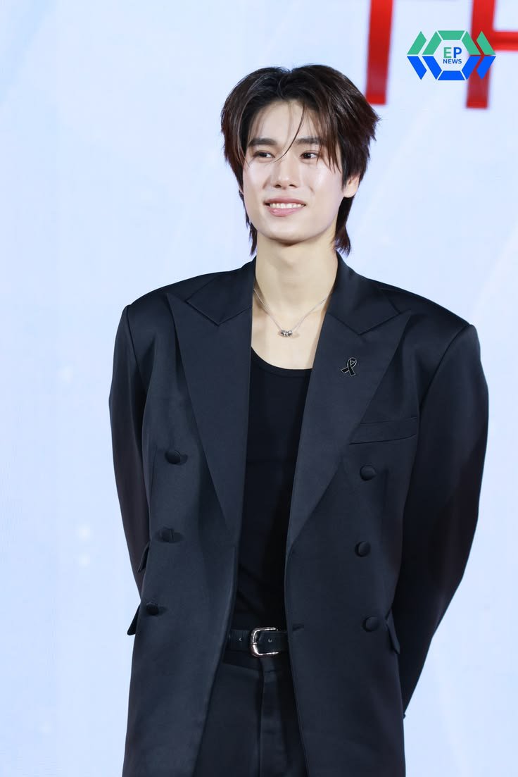 phxwintang's tweet photo. @kim_hyey0o0n @oueijja @MOONCROWN_EO "Akhir kata, happy wedding yaa. Bahagia selalu untuk kalian berdua. Semoga perjalanan baru ini dipenuhi berkah dan cinta yang abadi. Terimakasih" Nathan menuruni panggung.

#PetalsForJoshGari https://t.co/kvrdJUj5pg