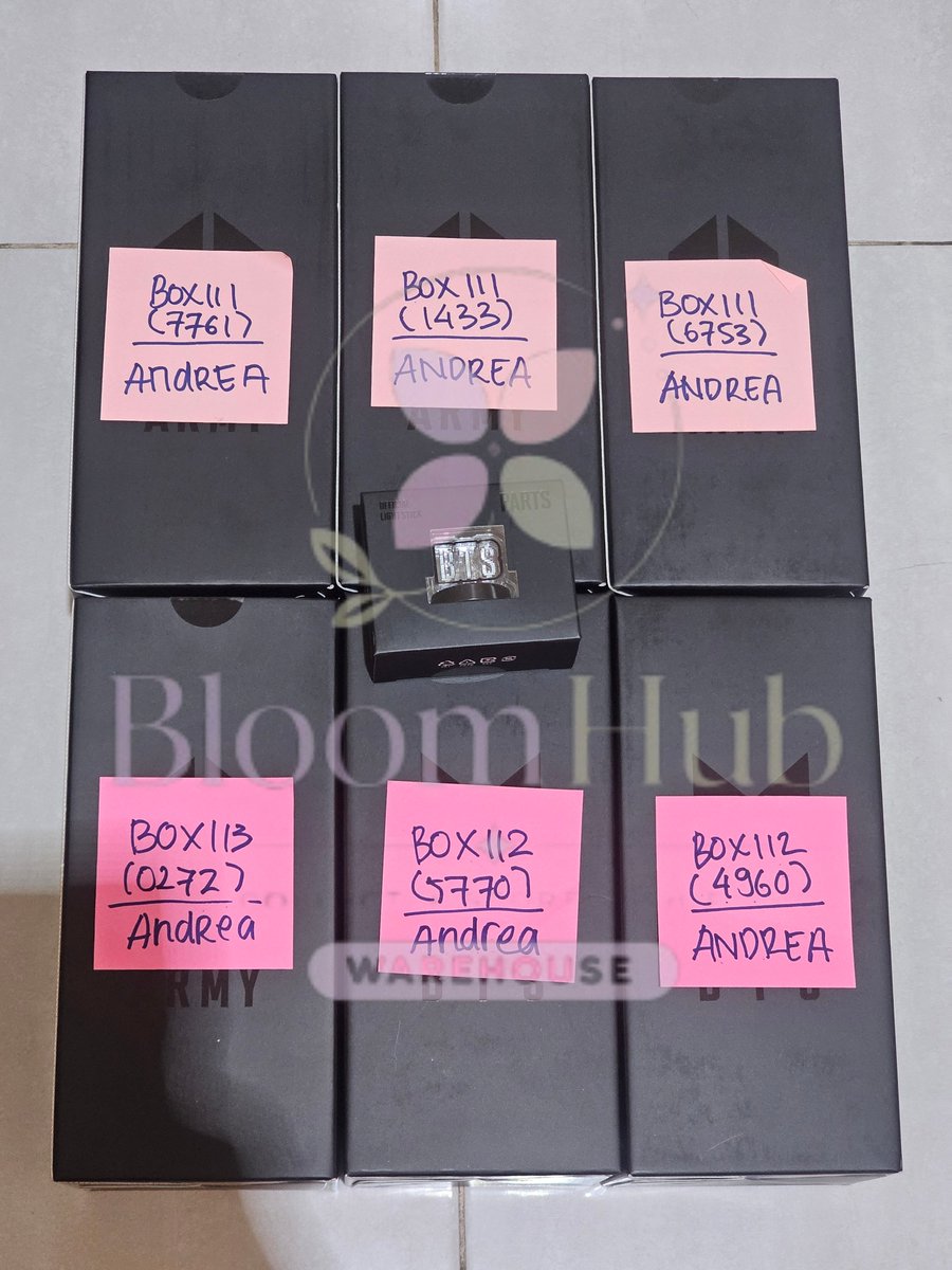 bloomhubmlg's tweet photo. #Arrived_BloomHub 
Arrived Admin 🏠
Lightstick ARMYBOMB V4 dan Parts Lighstick BTS version ✅️ https://t.co/K2SpK4yyVp