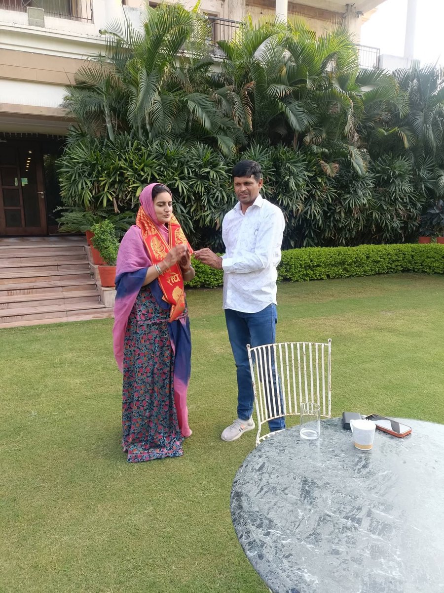 vikramjeet291's tweet photo. भारतीय जनता पार्टी राजस्थान प्रदेश अध्यक्ष महिला मोर्चा बड़ी बहन राखी राठौर को जन्मदिन की बहुत-बहुत बधाई और मंगल शुभकामनाएं 

@RakheeRathore_ https://t.co/1EmKMizZSA