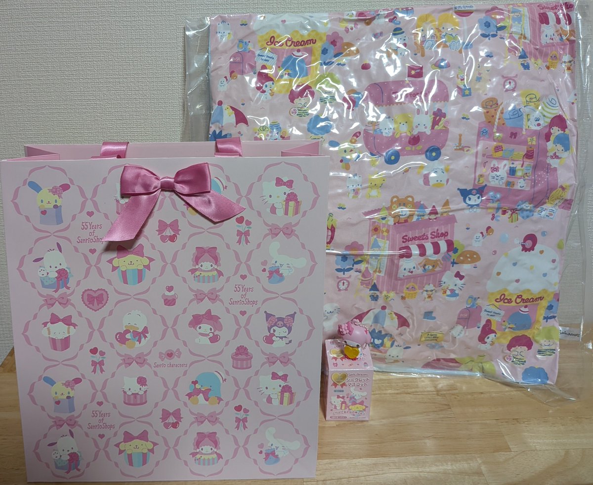kayo3rio's tweet photo. くるっとまわしてサマーチャレンジ！

何色の玉が、何かもわからず回したら
🟠クッションでビックリ🤣🤣🤣
懐かしキャラ嬉しい💝 https://t.co/xdaBUKzzuU