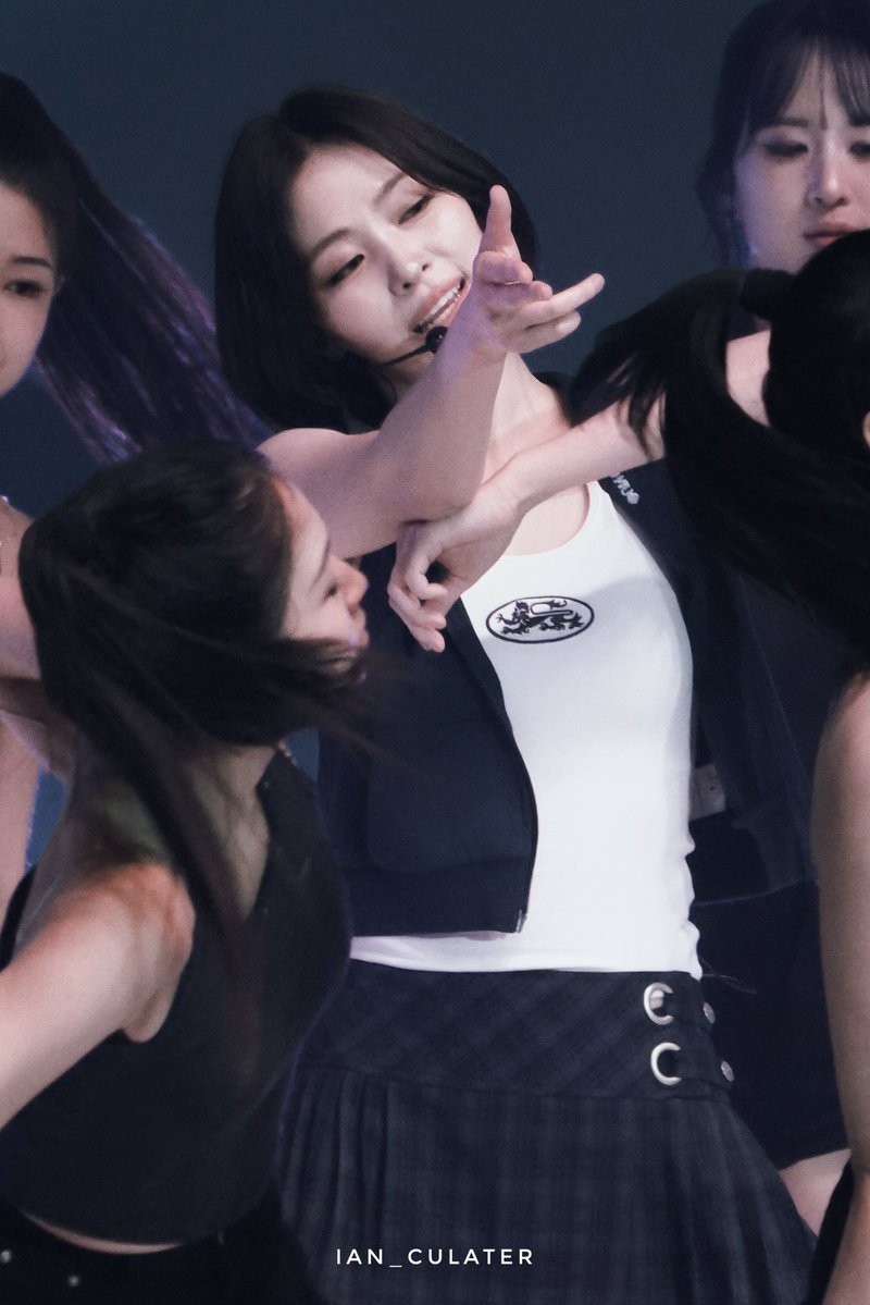 Ian_culater's tweet photo. 20260808
rocknroll！
#ITZY #있지 #RYUJIN #류진 https://t.co/jofdBRSHOj
