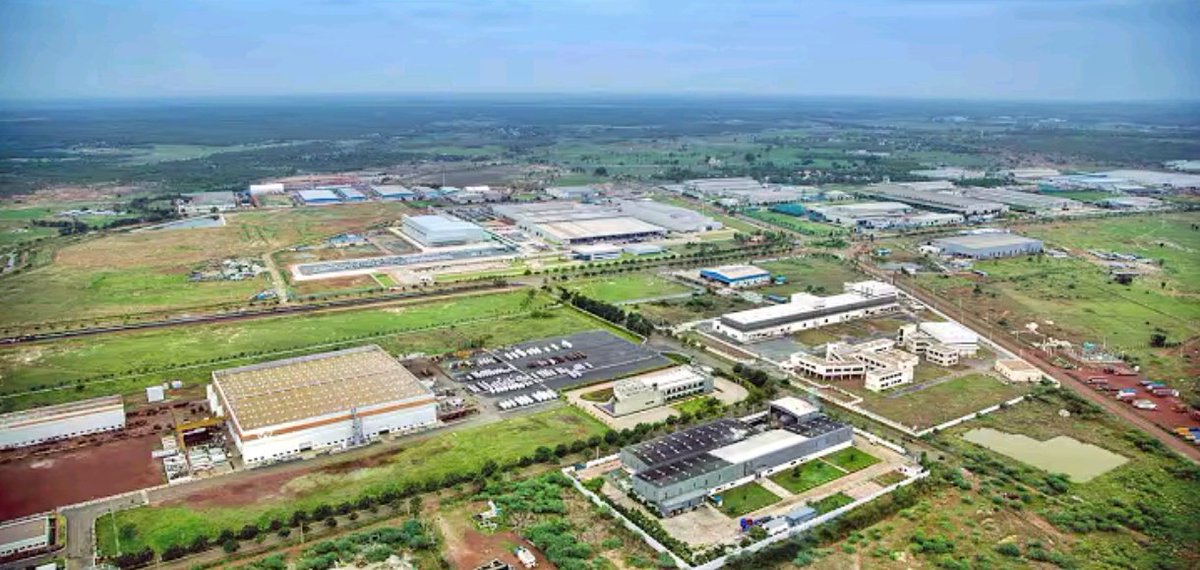 APInfraStory's tweet photo. 18 Years For Sri City SEZ 

On August 8th, 2008 Former Late CM YS Rajasekhara Reddy Inaugurated Sri City Special Economic Zone 

Now Sri City Emerged As A Game Changer In Andhra Pradesh Development 

Sri City is home to over 250+ multi national companies from 31 countries & provided jobs to 70,000 people

#Andhrapradesh #SriCity #APInfrastory