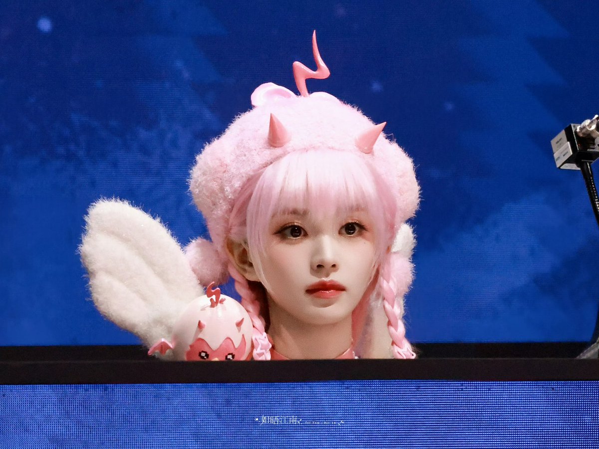 luvutianxiwei's tweet photo. 𝗰𝘂𝘁𝗶𝗲 𝗽𝗶𝗲 🥰 #TianXiwei ©𝗅𝗈𝗀𝗈 https://t.co/w9VFiAYYcX