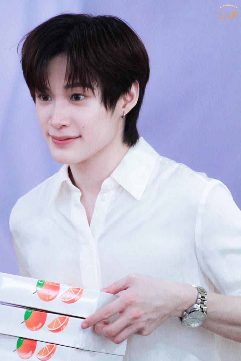 natasit0802's tweet photo. 🎁🐱✨

#natasitt
#ขวดนมของเบบี้ณฐ 
#HBD24thCutieNAT https://t.co/do2zJovRbe