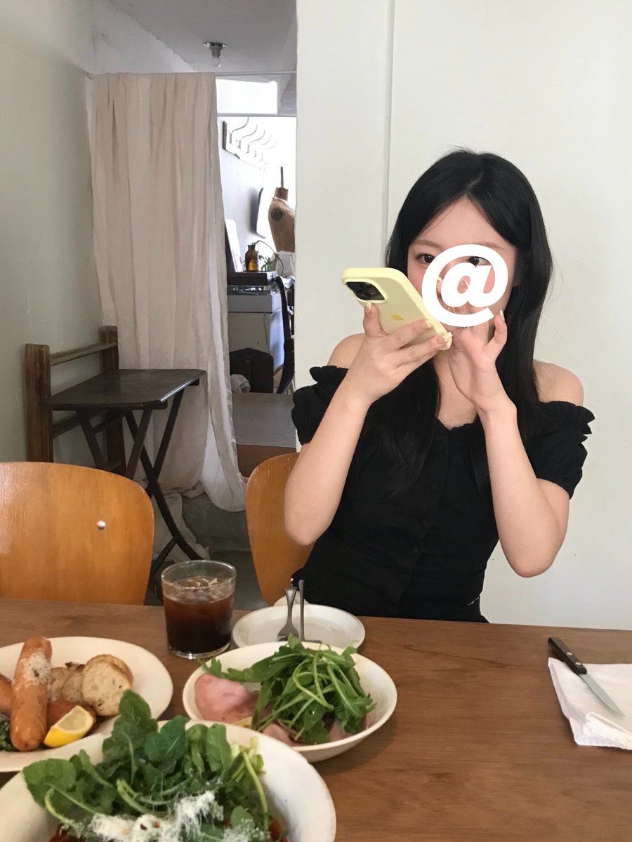 akaeeboo's tweet photo. 인스타스토리올리기담당✌🏻 https://t.co/Lz0gCJ39k1