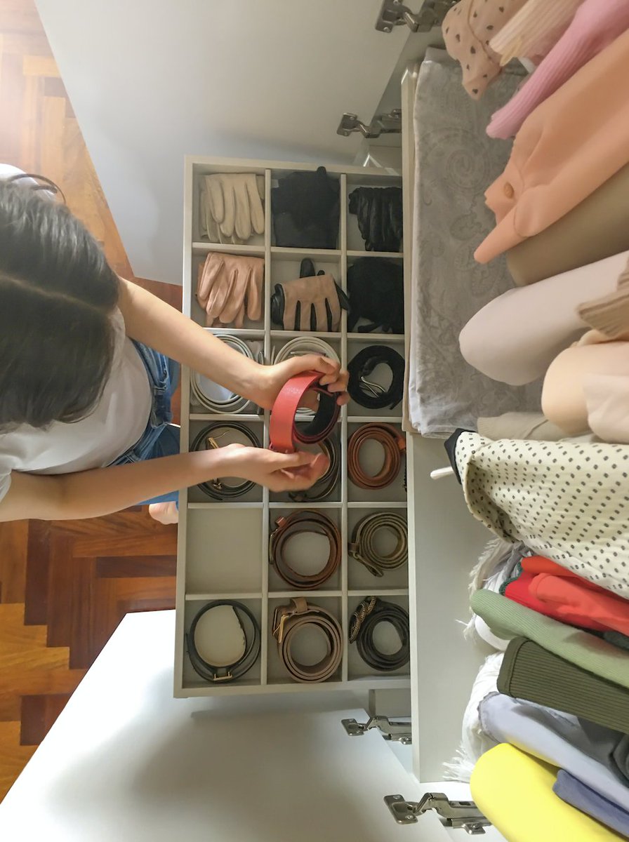 DecluttrMe's tweet photo. The bedroom is one of the most important rooms to keep clutter-free. You know what they say, a tidy room is a tidy mind.
#DeCluttrMe #professionalorganizer #simplify #declutter #decluttering https://t.co/LDqa1MeBN6